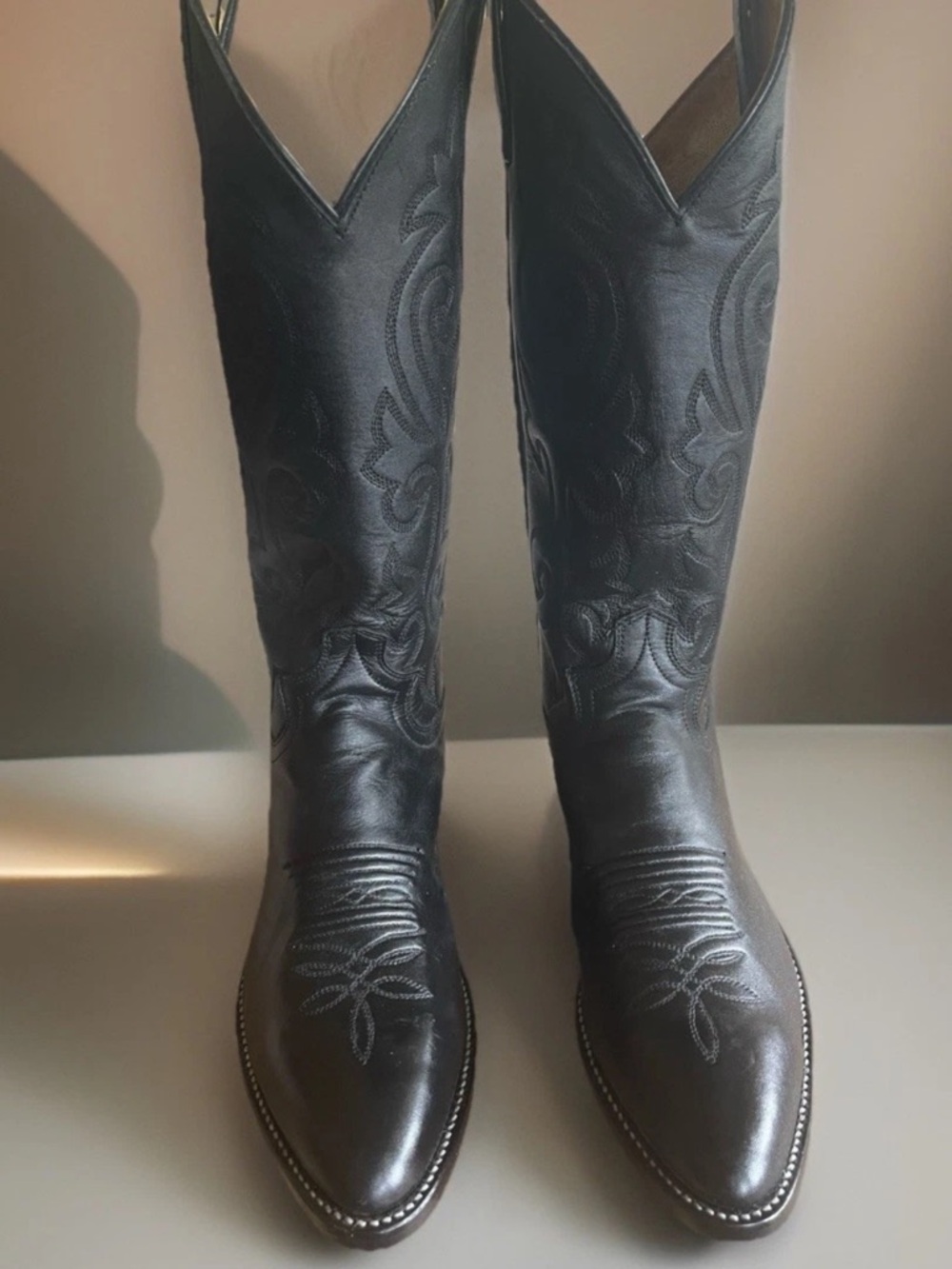 Justin Women/Men’s Classic Black London Calf Cowboy Boots 7.5 Men (Women 8.5-9)